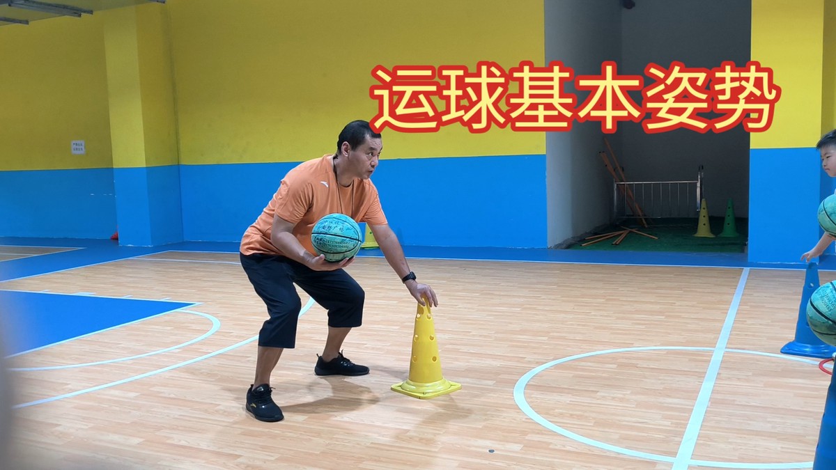 老年人打篮球时应如何进行适当的力量训练?_2